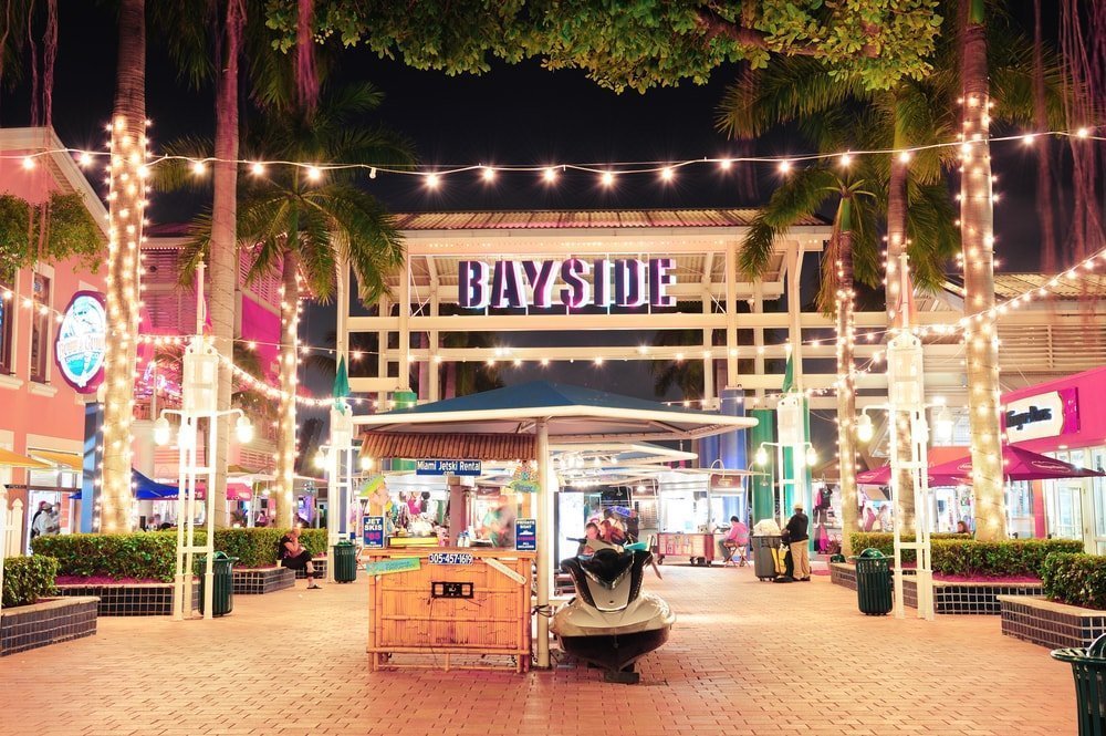 A Walk around Bayside Marketplace: Miami's Bustling Shopping & Entertainment Destination